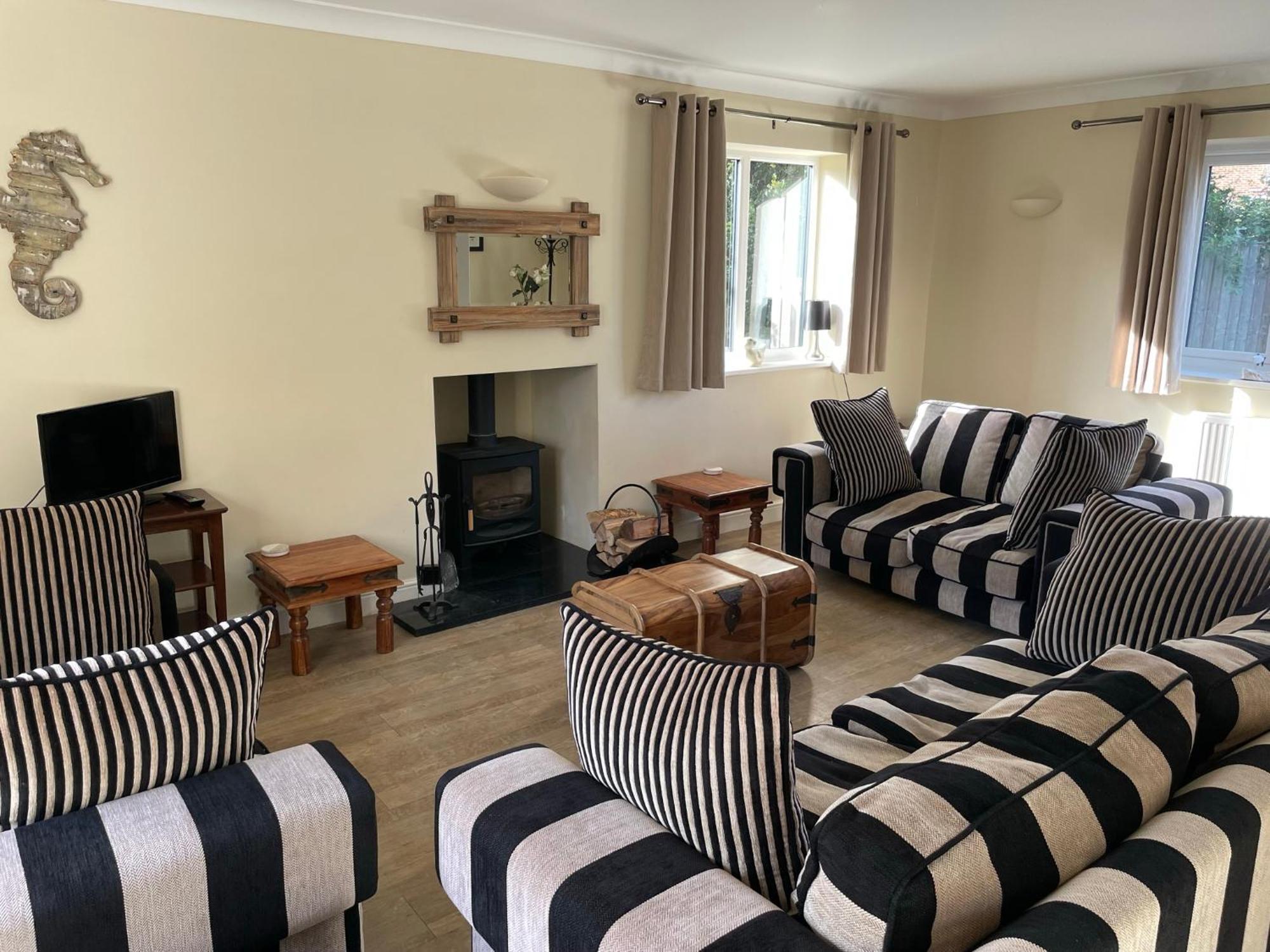 Saltkettle In Blakeney, Sleeping 12 In 5 Bedrooms Exterior photo